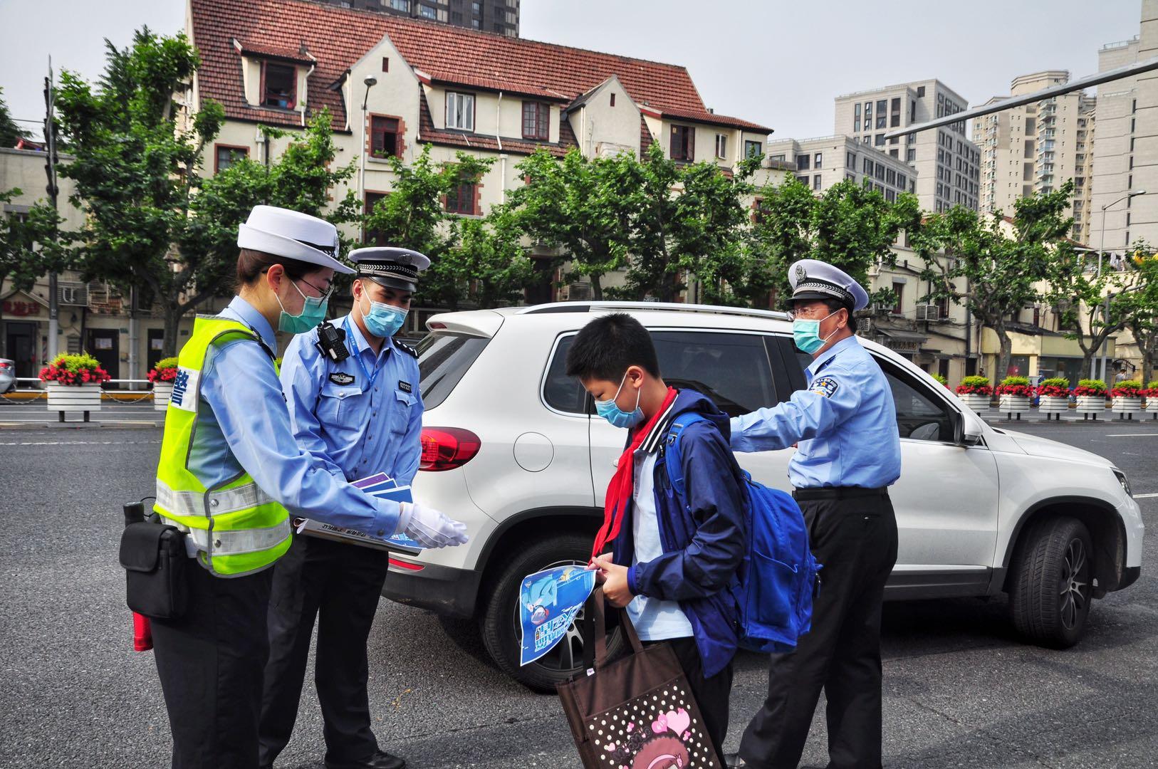 最新版上海交警APP，重塑城市交通管理的未来